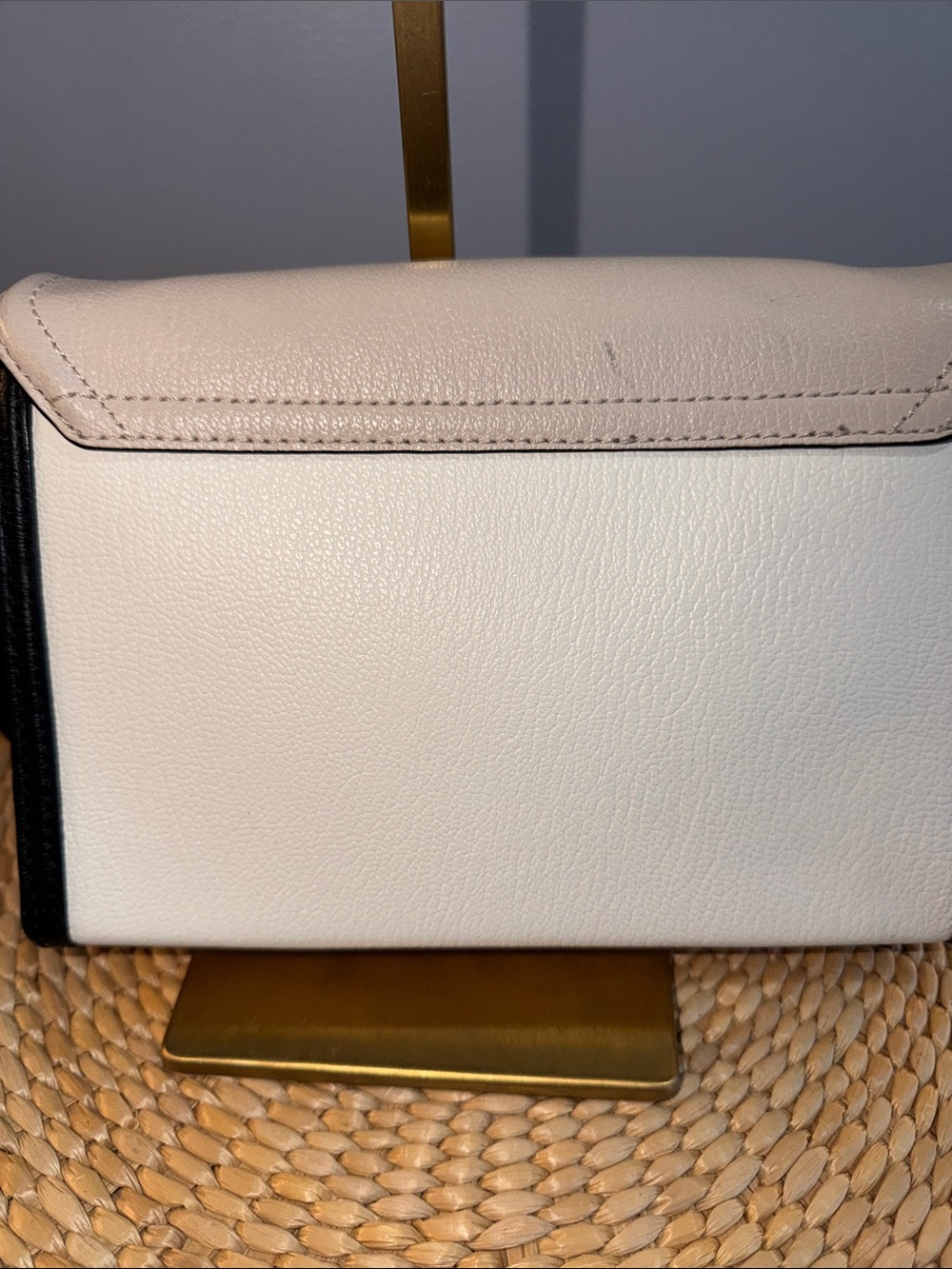 Kate Spade EUC cream and tan with black trim Crossbody bag 9 x 6 x 1 3/4 - Picture 3 of 9